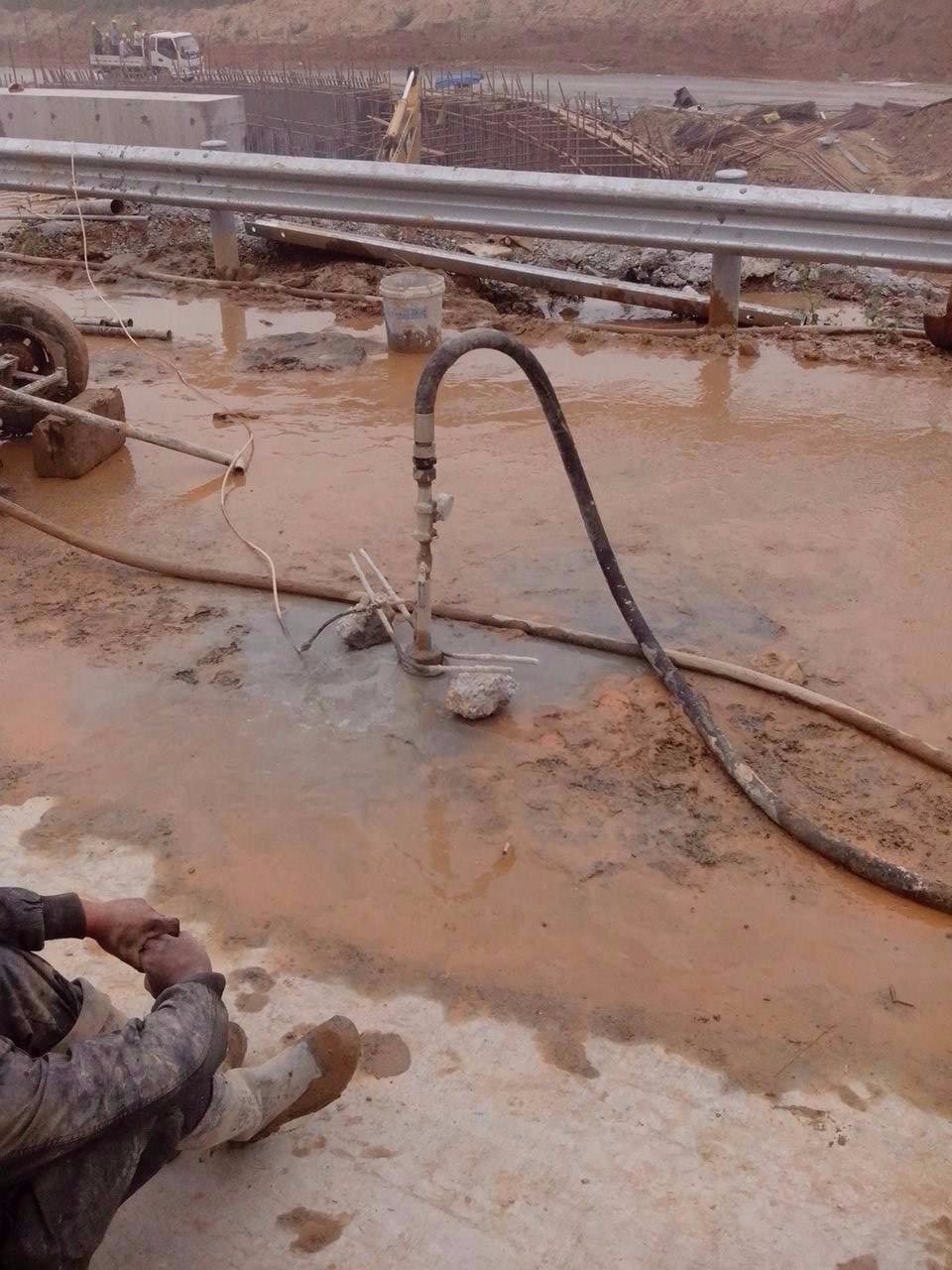 泸西路基压密注浆